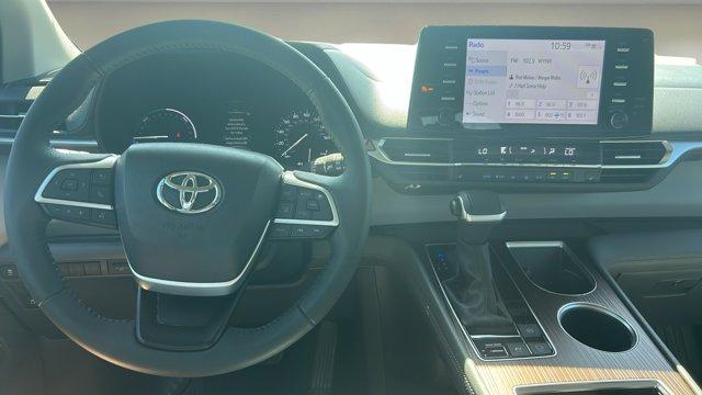 Photo of 2023 Red Toyota Sienna