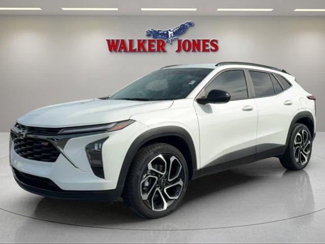 Photo of 2025 Summit White Chevrolet Trax