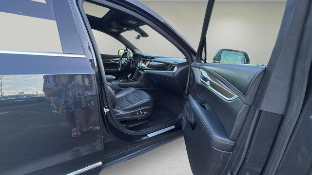 Photo of 2020 Manhattan Noir Metallic Cadillac XT6
