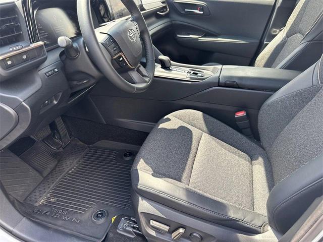 Photo of 2023 Oxygen White Toyota Crown