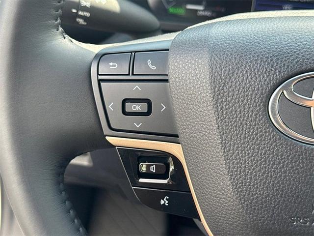 Photo of 2023 Oxygen White Toyota Crown