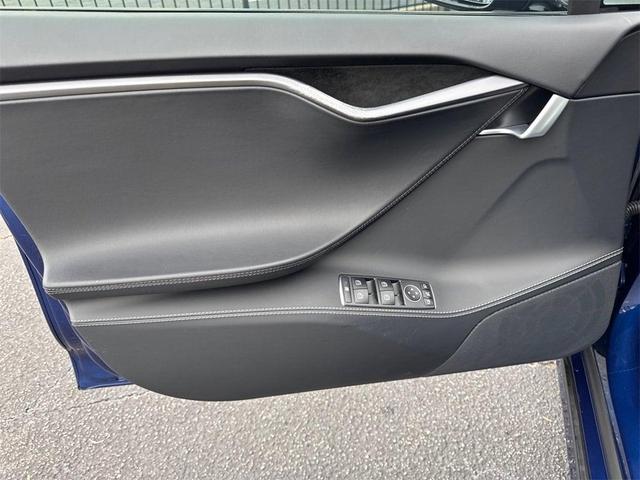Photo of 2020 Deep Blue Metallic Tesla Model S