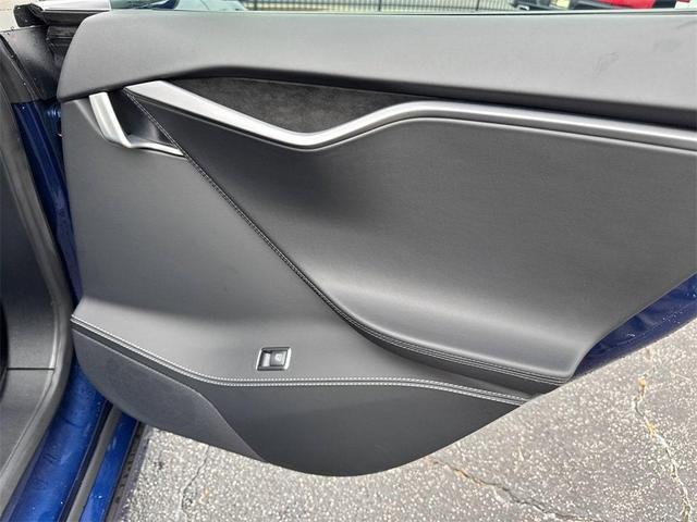 Photo of 2020 Deep Blue Metallic Tesla Model S