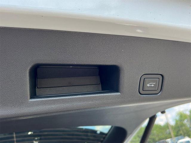 Photo of 2026 Polar White Chevrolet Traverse