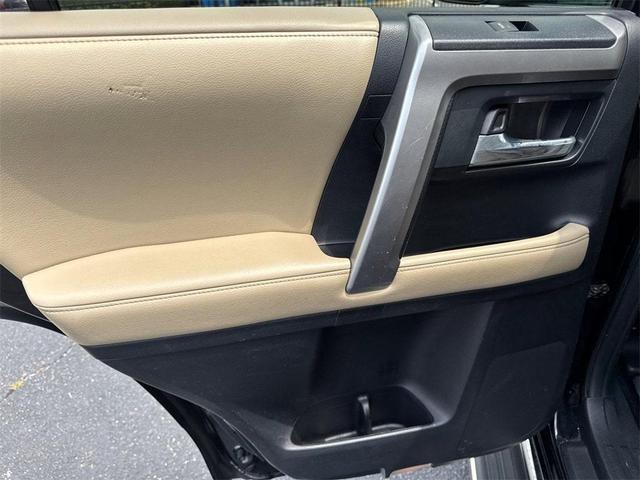 Photo of 2015 Black Toyota 4Runner