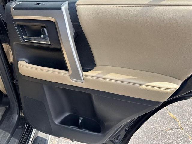 Photo of 2015 Black Toyota 4Runner