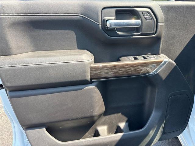 Photo of 2020 Iridescent Pearl Tricoat Chevrolet Silverado 1500