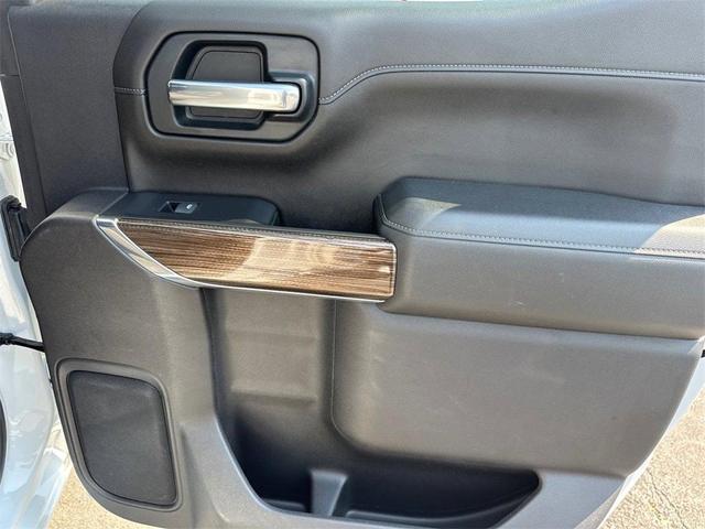 Photo of 2020 Iridescent Pearl Tricoat Chevrolet Silverado 1500