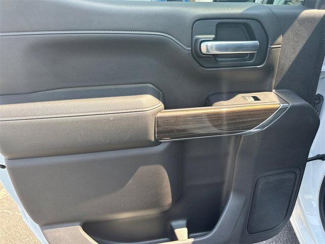 Photo of 2020 Iridescent Pearl Tricoat Chevrolet Silverado 1500