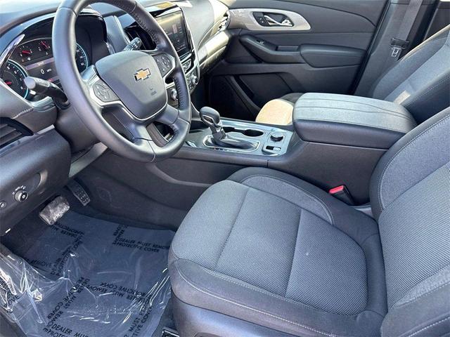 Photo of 2022 Mosaic Black Metallic Chevrolet Traverse