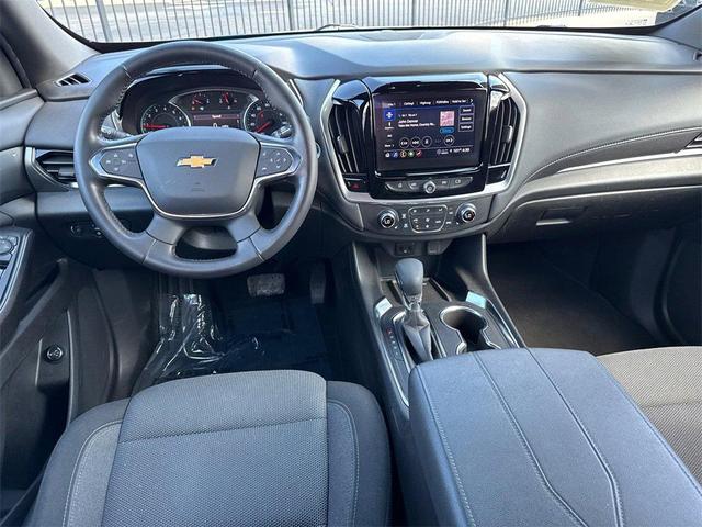 Photo of 2022 Mosaic Black Metallic Chevrolet Traverse