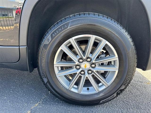 Photo of 2022 Mosaic Black Metallic Chevrolet Traverse