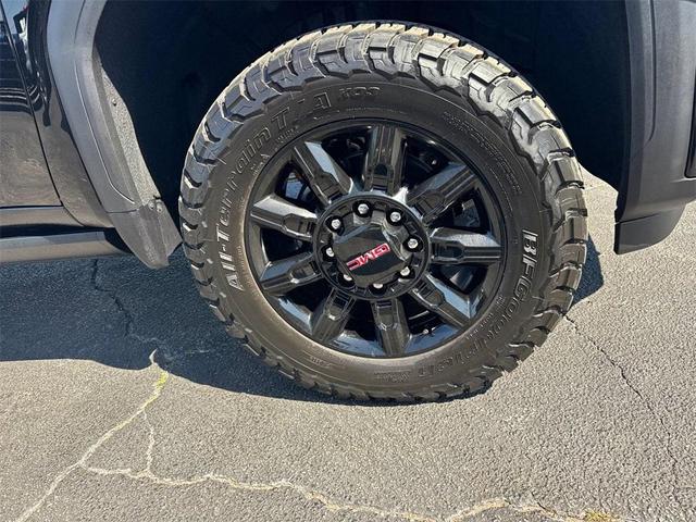 Photo of 2025 Onyx Black GMC Sierra 2500