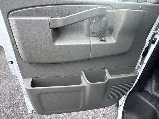 Photo of 2025 Summit White Chevrolet Express 2500