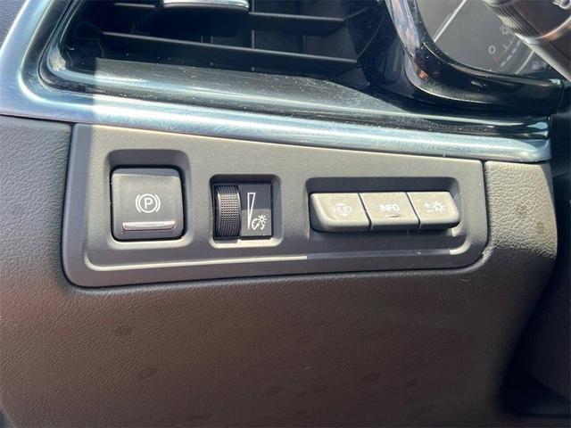 Photo of 2023 Stellar Black Metallic Cadillac XT6