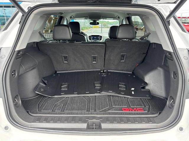 Photo of 2021 Summit White GMC Terrain
