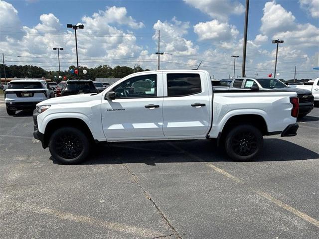Photo of 2025 Summit White Chevrolet Colorado