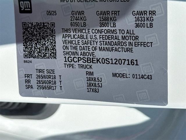 Photo of 2025 Summit White Chevrolet Colorado