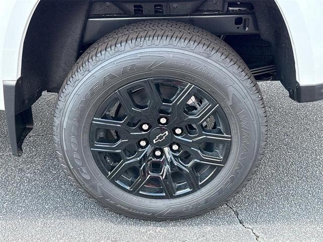 Photo of 2025 Summit White Chevrolet Colorado