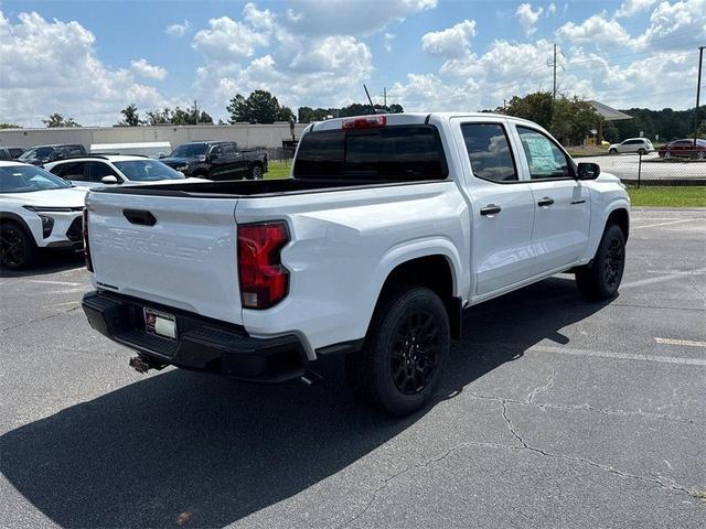 Photo of 2025 Summit White Chevrolet Colorado