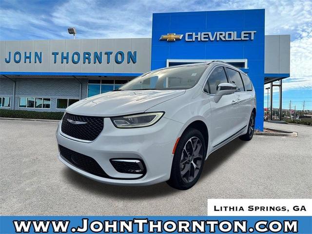 Photo of 2021 Bright White Clearcoat Chrysler Pacifica