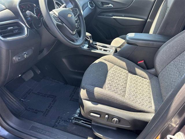 Photo of 2022 Gray Chevrolet Equinox
