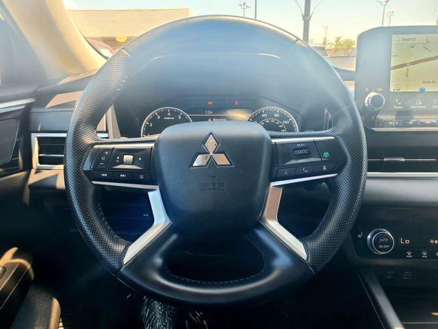 Photo of 2024 Silver Mitsubishi Outlander