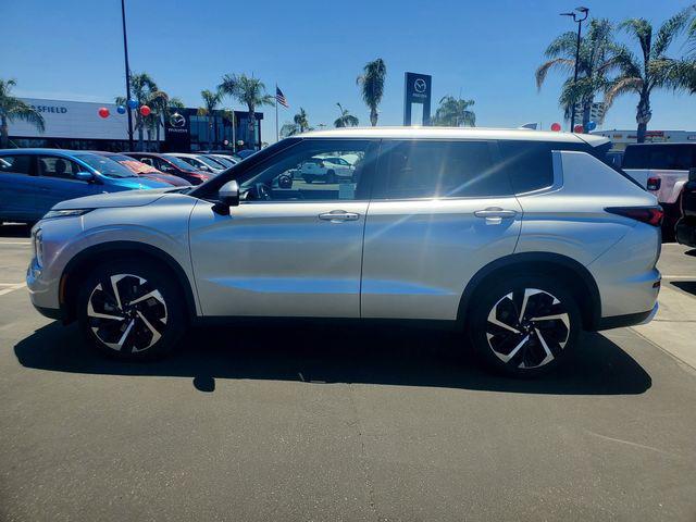 Photo of 2024 Silver Mitsubishi Outlander