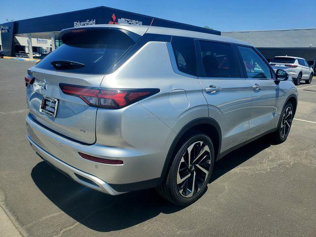 Photo of 2024 Silver Mitsubishi Outlander