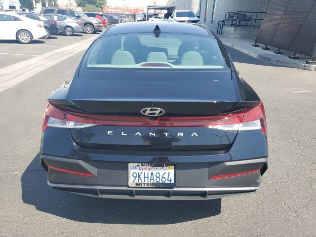 Photo of 2024 Abyss Black Hyundai ELANTRA