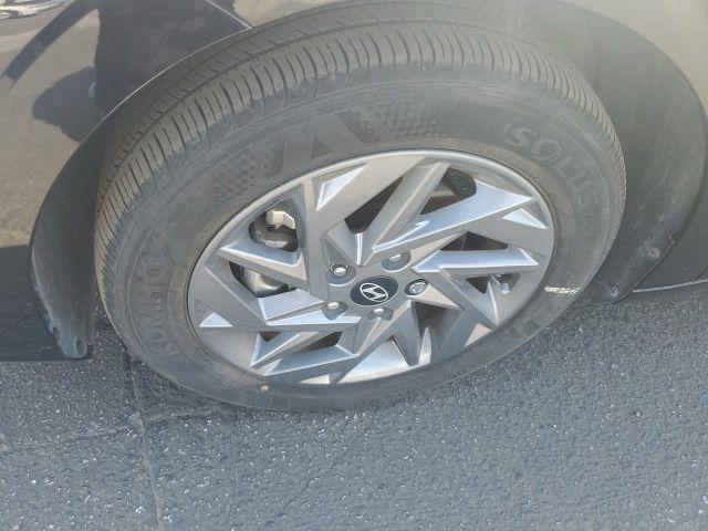 Photo of 2024 Abyss Black Hyundai ELANTRA