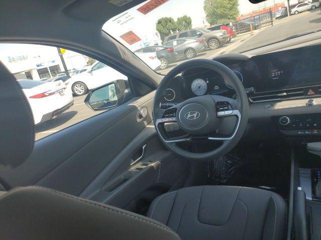 Photo of 2024 Abyss Black Hyundai ELANTRA