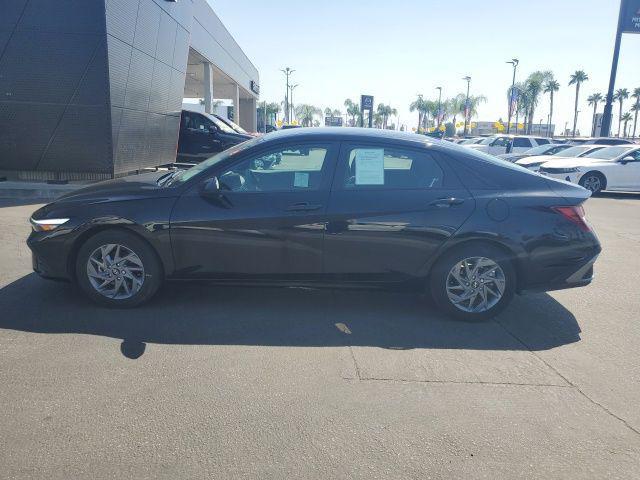 Photo of 2024 Abyss Black Hyundai ELANTRA