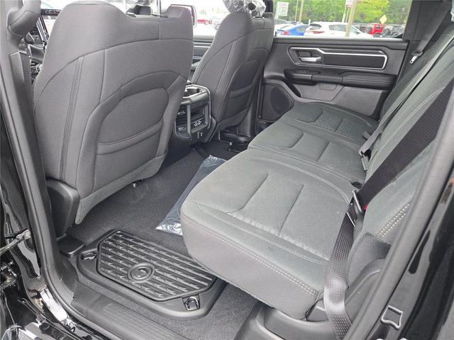 Photo of 2026 Diamond Black Crystal Pearlcoat RAM 1500