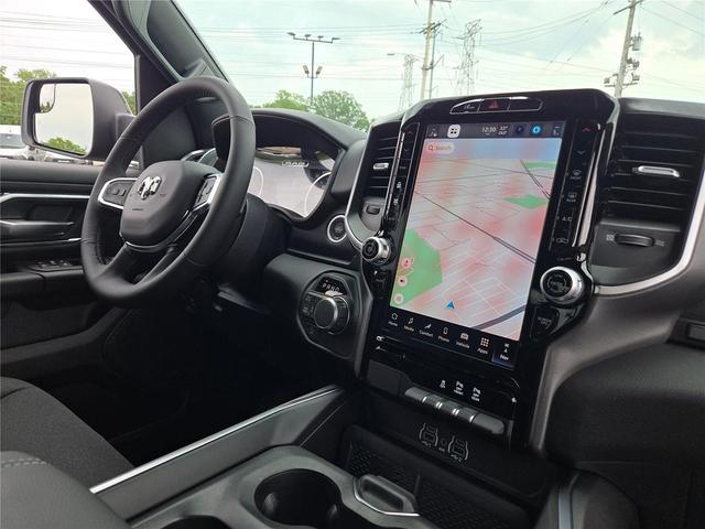 Photo of 2026 Diamond Black Crystal Pearlcoat RAM 1500