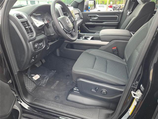 Photo of 2026 Diamond Black Crystal Pearlcoat RAM 1500