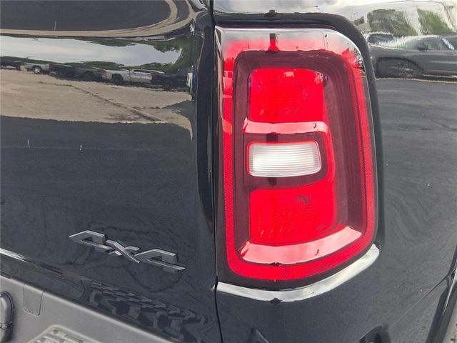 Photo of 2026 Diamond Black Crystal Pearlcoat RAM 1500