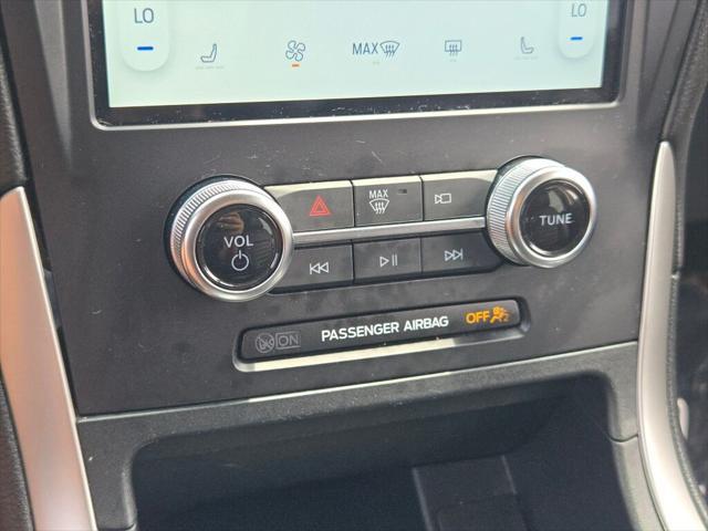 Photo of 2024 Gray Metallic Ford Edge