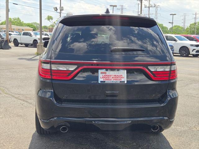 Photo of 2024 DB Black Clearcoat Dodge Durango