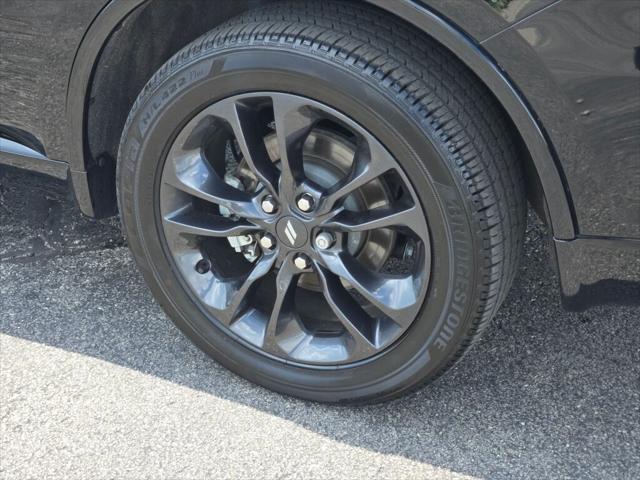 Photo of 2024 DB Black Clearcoat Dodge Durango