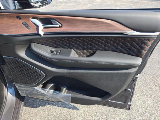 Photo of 2025 Baltic Gray Metallic Clearcoat Jeep Grand Cherokee L
