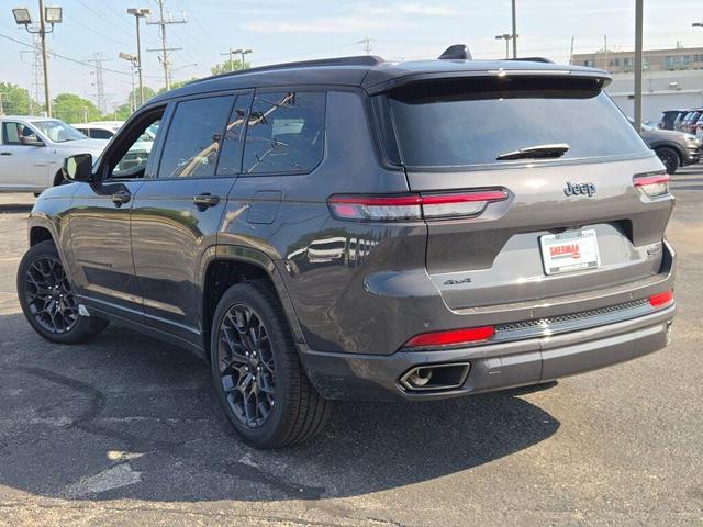 Photo of 2025 Baltic Gray Metallic Clearcoat Jeep Grand Cherokee L