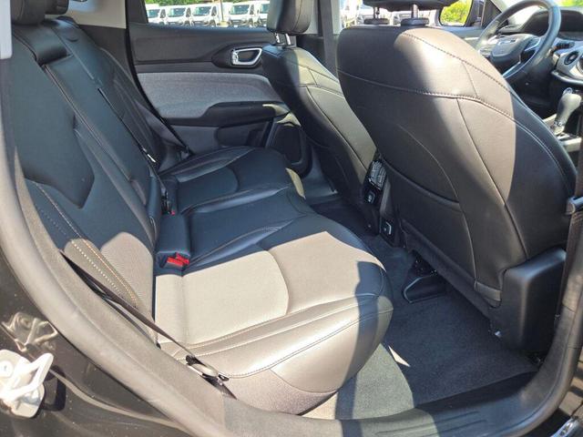 Photo of 2022 Diamond Black Crystal Pearlcoat Jeep Compass