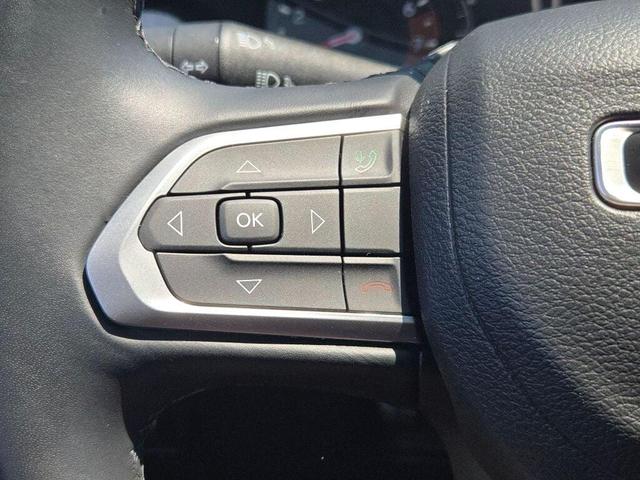Photo of 2022 Diamond Black Crystal Pearlcoat Jeep Compass
