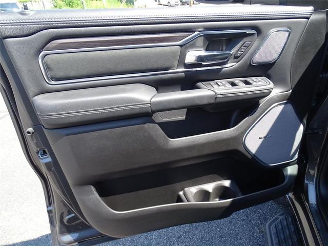 Photo of 2025 Granite Crystal Metallic Clearcoat RAM 1500