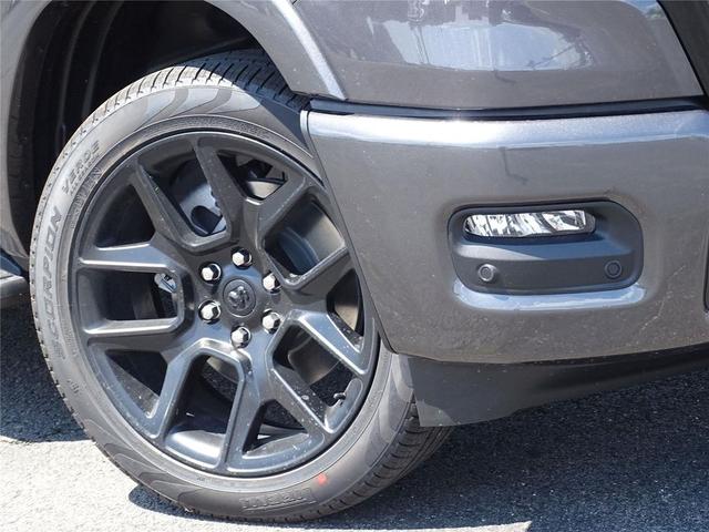 Photo of 2025 Granite Crystal Metallic Clearcoat RAM 1500