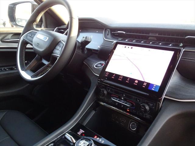 Photo of 2025 Bright White Clearcoat Jeep Grand Cherokee