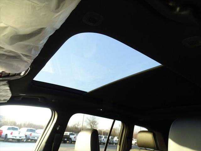Photo of 2025 Bright White Clearcoat Jeep Grand Cherokee