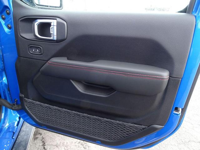Photo of 2025 Hydro Blue Pearlcoat Jeep Wrangler