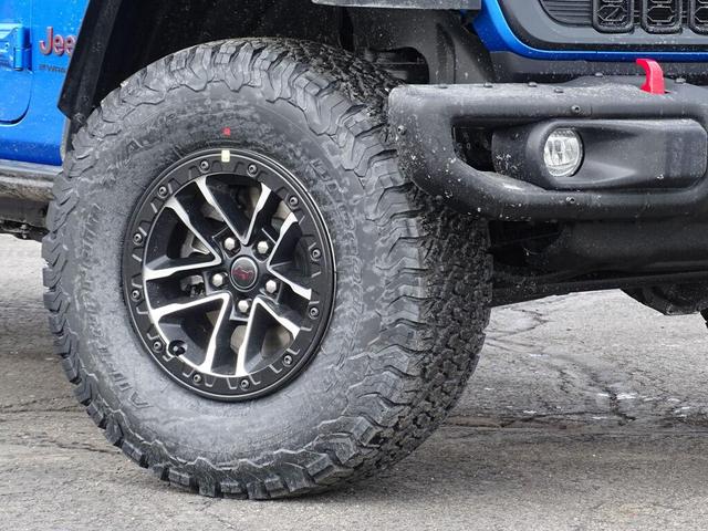 Photo of 2025 Hydro Blue Pearlcoat Jeep Wrangler